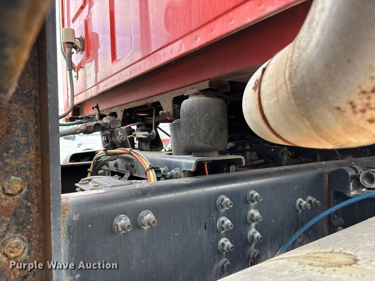 image for item FB0781 2006 Sterling L9500 Series semi truck