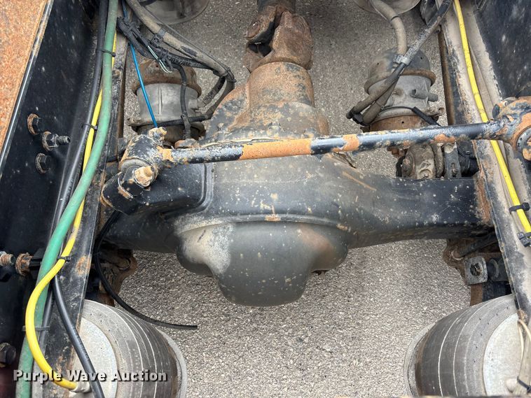 image for item FB0781 2006 Sterling L9500 Series semi truck