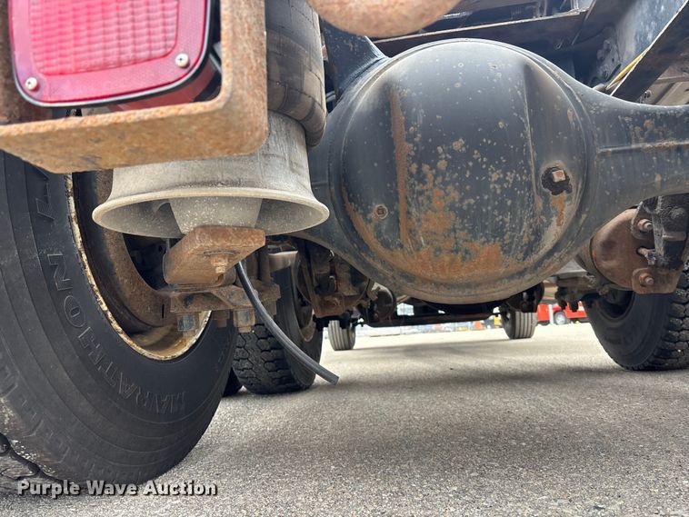 image for item FB0781 2006 Sterling L9500 Series semi truck