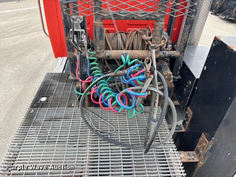 image for item FB0781 2006 Sterling L9500 Series semi truck