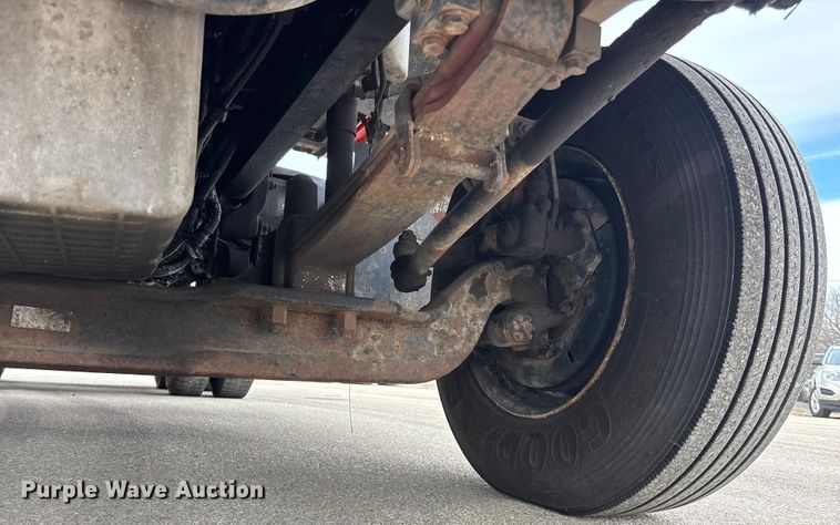 image for item FB0781 2006 Sterling L9500 Series semi truck