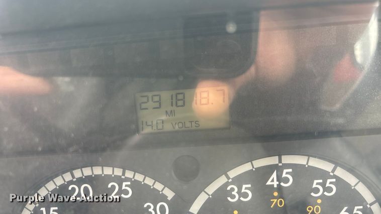 image for item FB0781 2006 Sterling L9500 Series semi truck