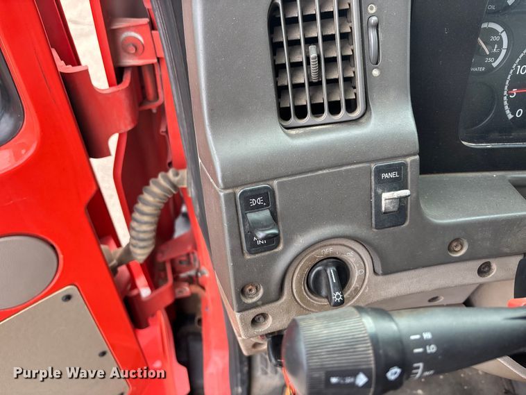 image for item FB0781 2006 Sterling L9500 Series semi truck