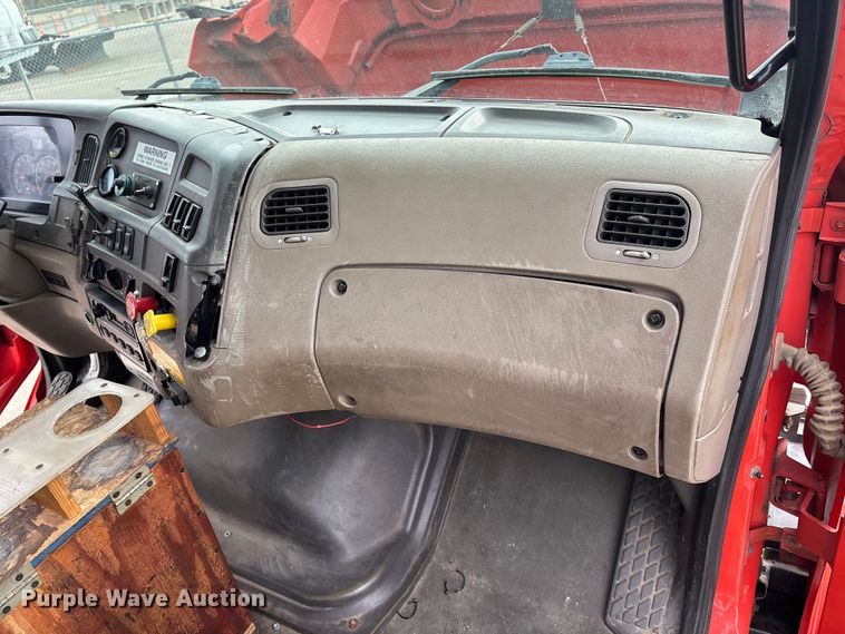 image for item FB0781 2006 Sterling L9500 Series semi truck