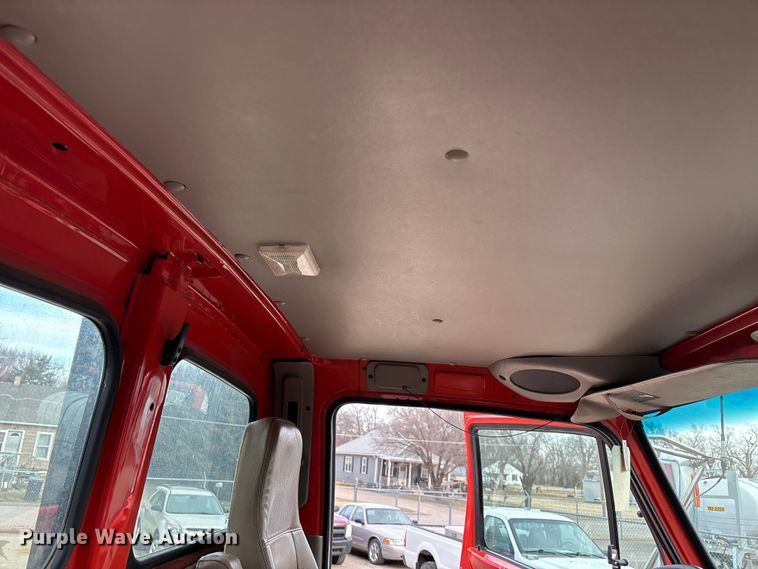 image for item FB0781 2006 Sterling L9500 Series semi truck