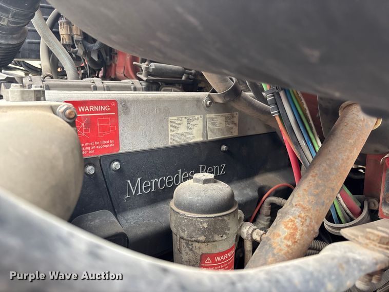 image for item FB0781 2006 Sterling L9500 Series semi truck