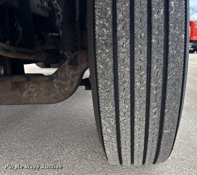 image for item FB0781 2006 Sterling L9500 Series semi truck