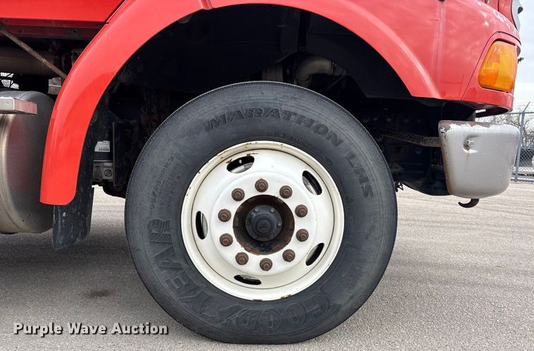 image for item FB0781 2006 Sterling L9500 Series semi truck