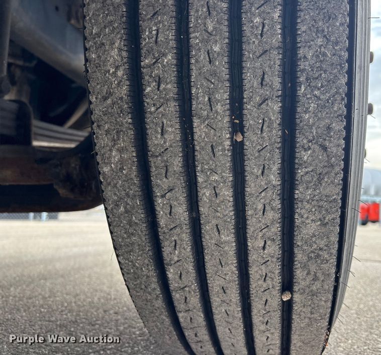 image for item FB0781 2006 Sterling L9500 Series semi truck