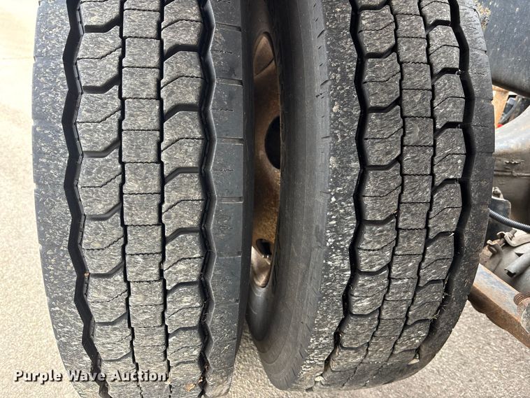 image for item FB0781 2006 Sterling L9500 Series semi truck