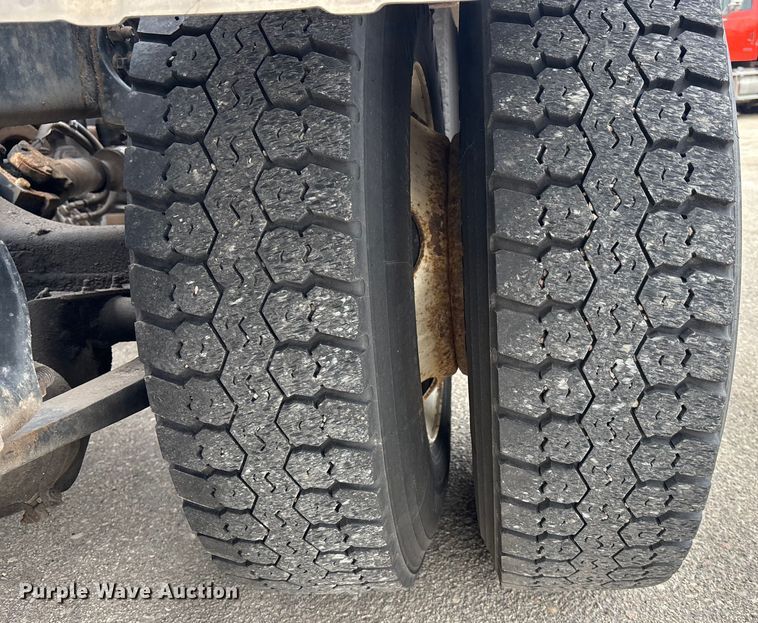 image for item FB0781 2006 Sterling L9500 Series semi truck