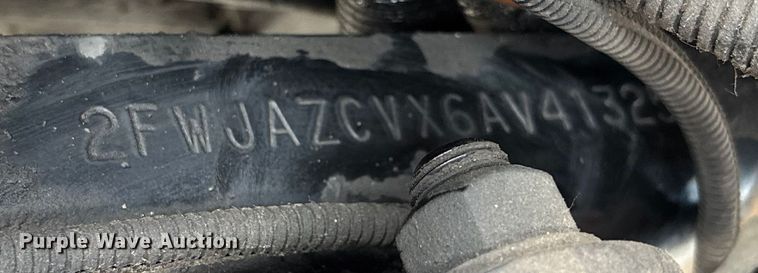 image for item FB0781 2006 Sterling L9500 Series semi truck