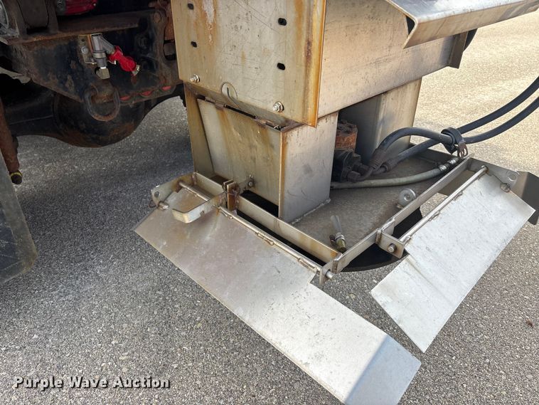 image for item FB0782 2006 Sterling L7500 dump truck