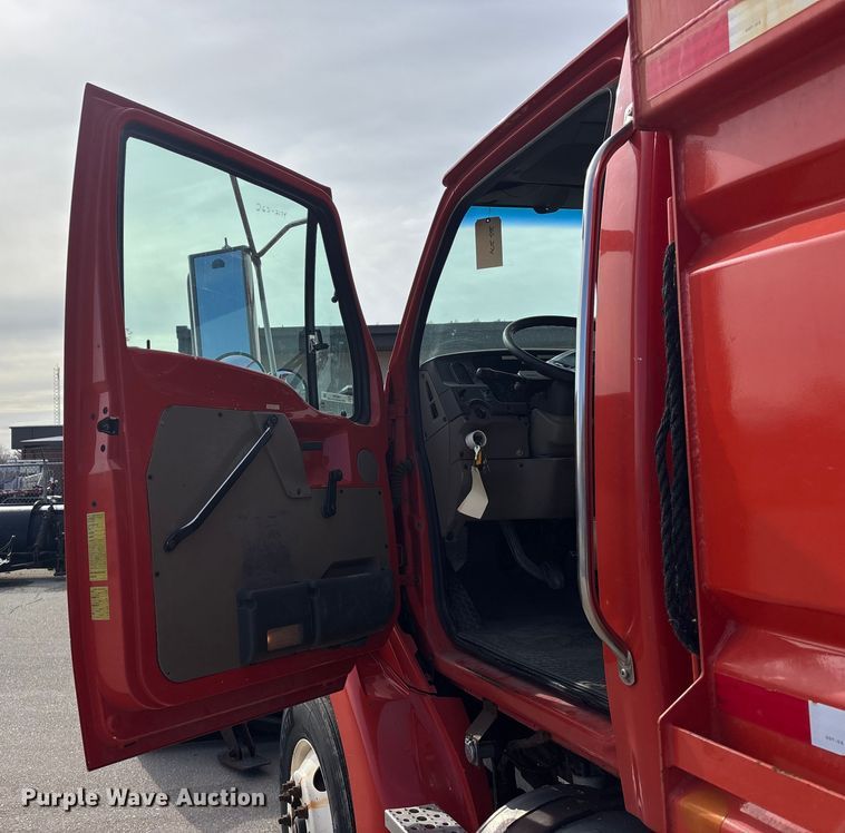 image for item FB0782 2006 Sterling L7500 dump truck