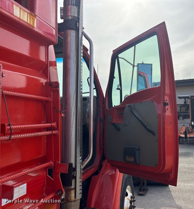 image for item FB0782 2006 Sterling L7500 dump truck