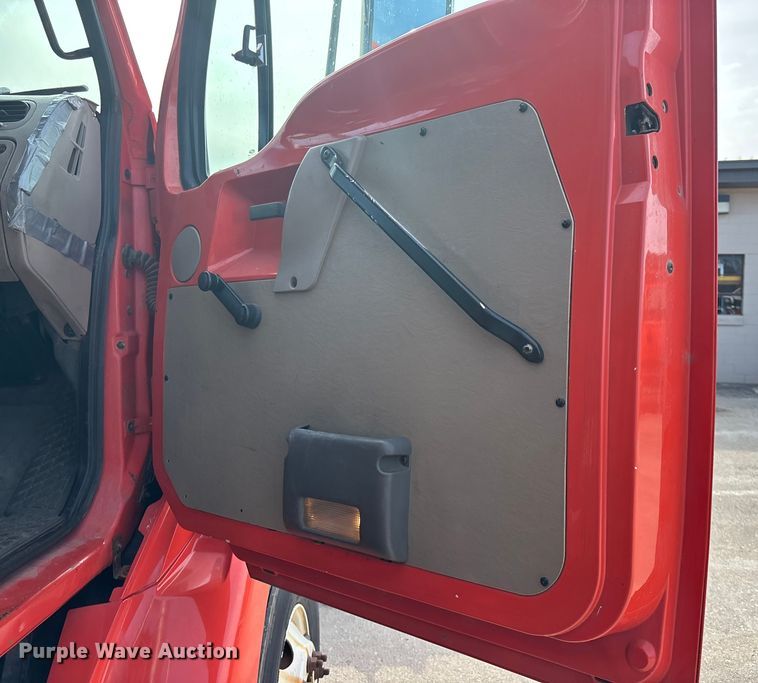 image for item FB0782 2006 Sterling L7500 dump truck