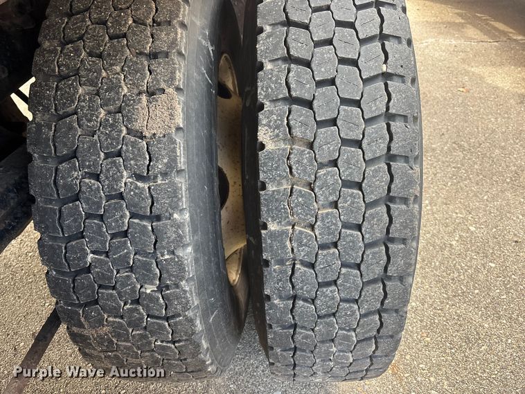 image for item FB0782 2006 Sterling L7500 dump truck