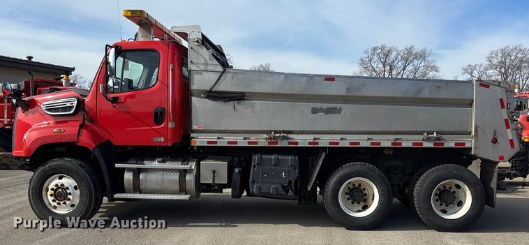 image for item FB0783 2015 Freightliner 108SD dump truck