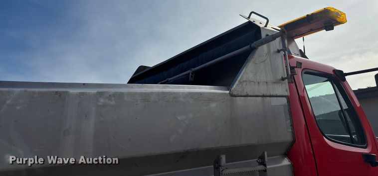image for item FB0783 2015 Freightliner 108SD dump truck
