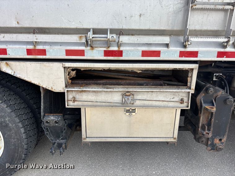 image for item FB0783 2015 Freightliner 108SD dump truck