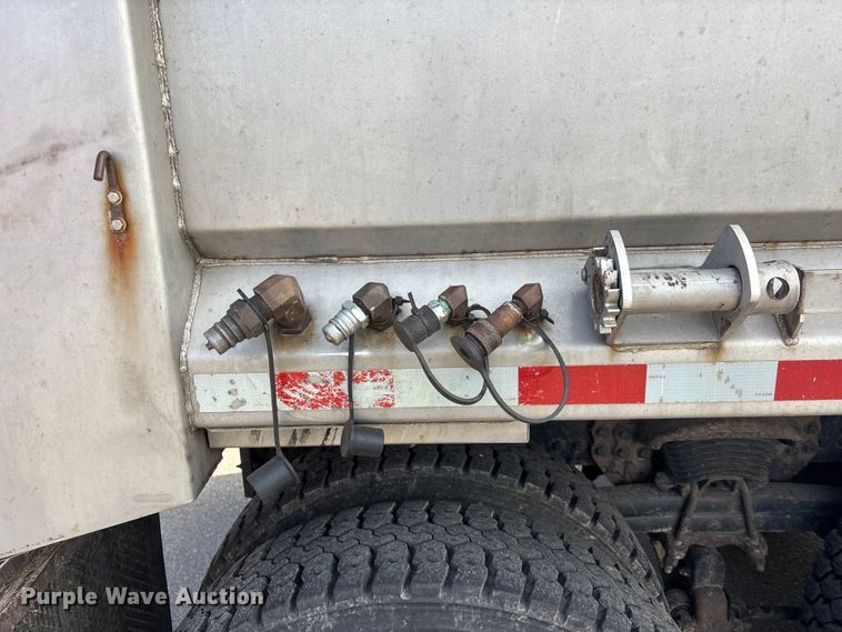 image for item FB0783 2015 Freightliner 108SD dump truck