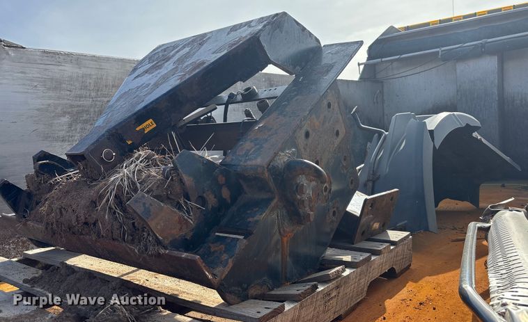 image for item FB0783 2015 Freightliner 108SD dump truck