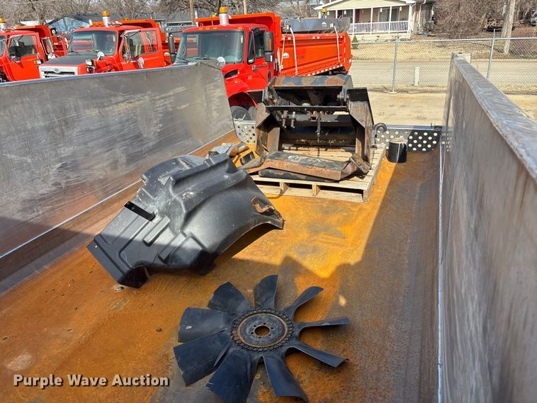 image for item FB0783 2015 Freightliner 108SD dump truck