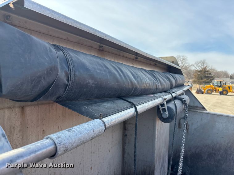 image for item FB0783 2015 Freightliner 108SD dump truck