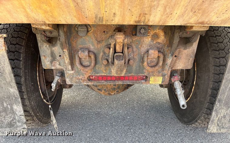 image for item FB0783 2015 Freightliner 108SD dump truck