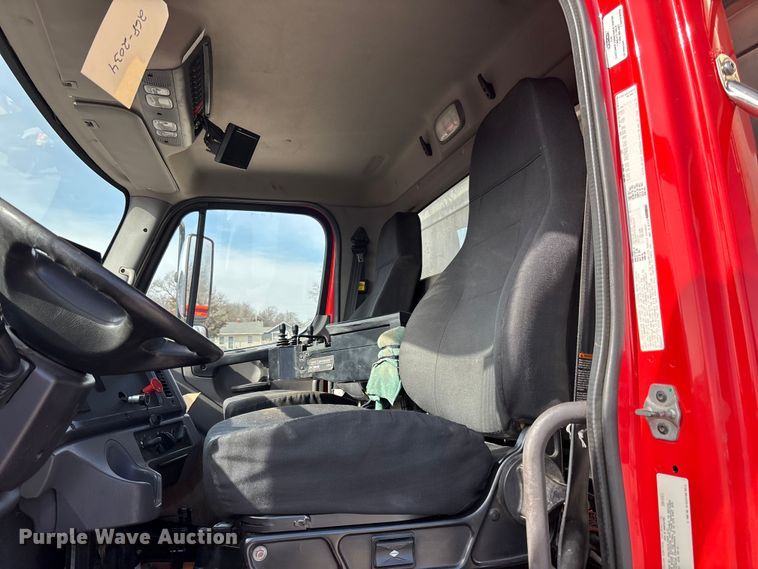 image for item FB0783 2015 Freightliner 108SD dump truck