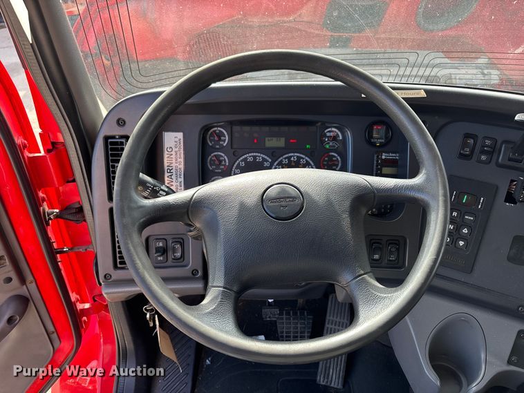 image for item FB0783 2015 Freightliner 108SD dump truck