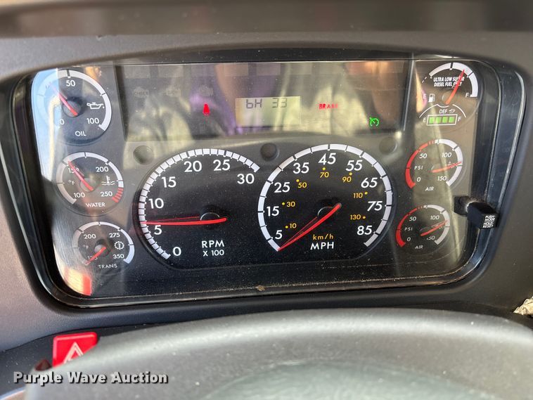 image for item FB0783 2015 Freightliner 108SD dump truck