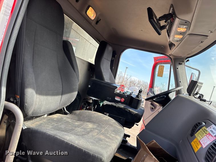 image for item FB0783 2015 Freightliner 108SD dump truck