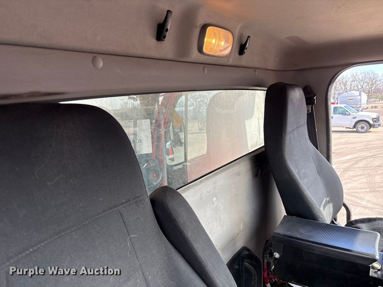 image for item FB0783 2015 Freightliner 108SD dump truck