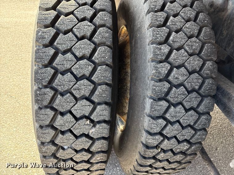 image for item FB0783 2015 Freightliner 108SD dump truck