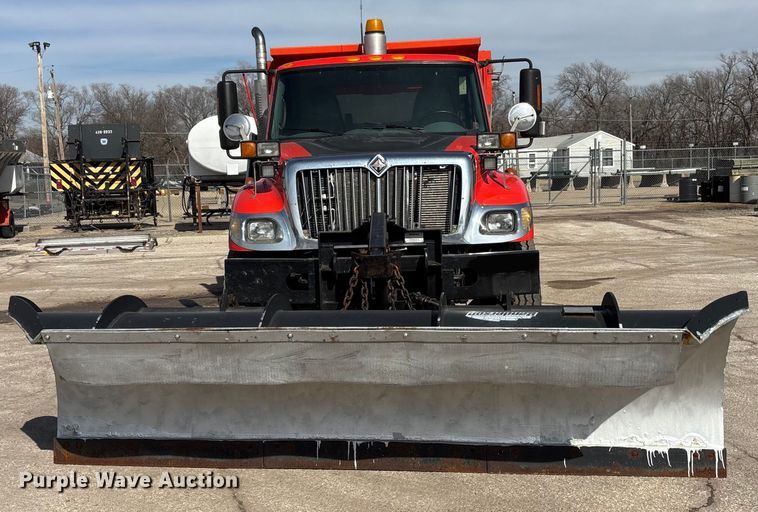 image for item FB0784 2007 International 7500 dump truck