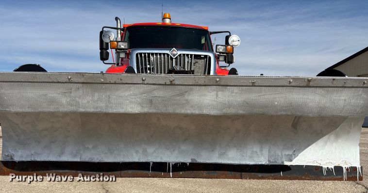 image for item FB0784 2007 International 7500 dump truck