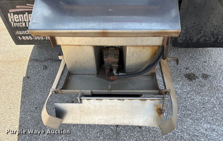 image for item FB0784 2007 International 7500 dump truck