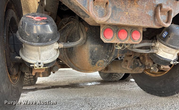 image for item FB0784 2007 International 7500 dump truck