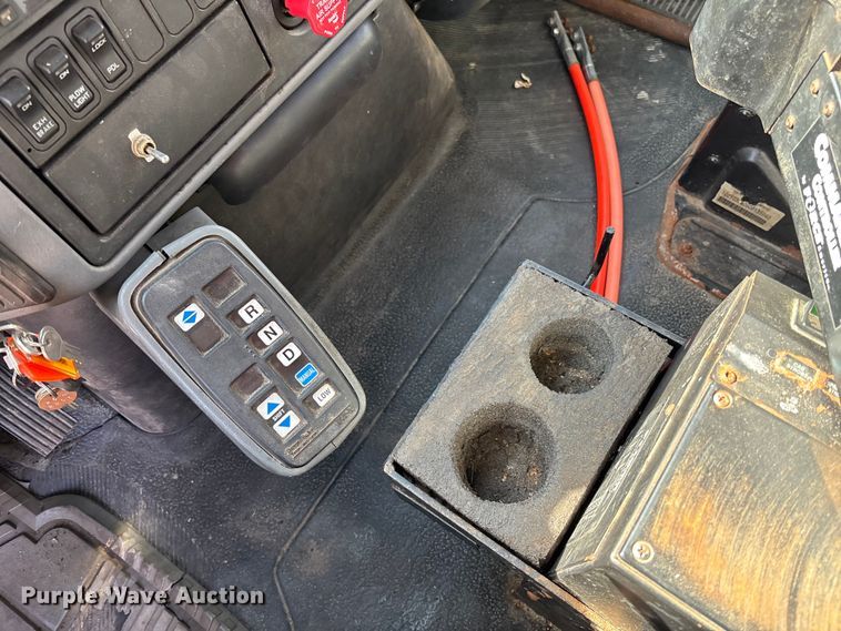 image for item FB0784 2007 International 7500 dump truck