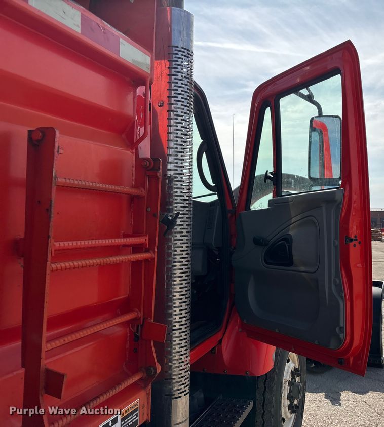 image for item FB0784 2007 International 7500 dump truck