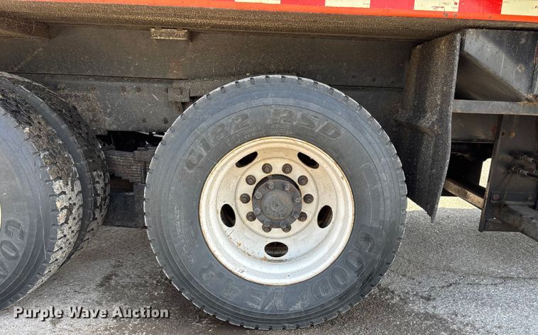 image for item FB0784 2007 International 7500 dump truck