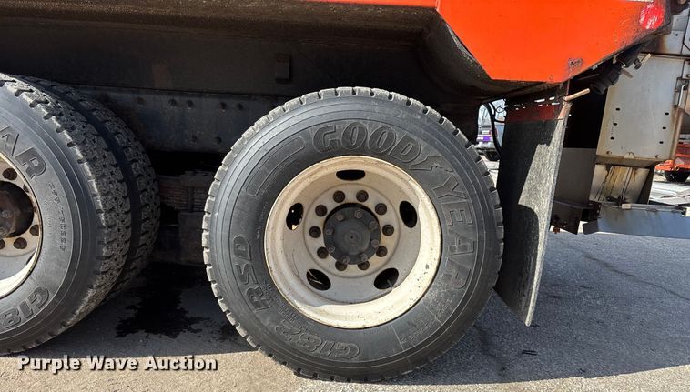 image for item FB0784 2007 International 7500 dump truck