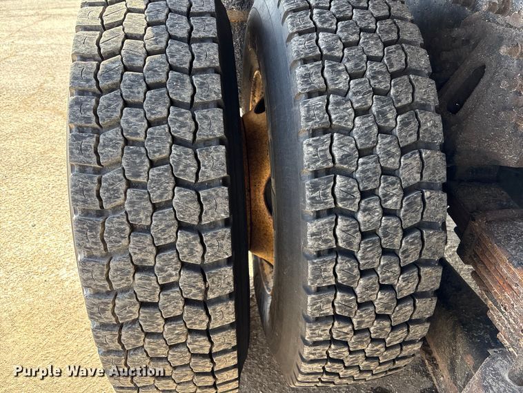 image for item FB0784 2007 International 7500 dump truck