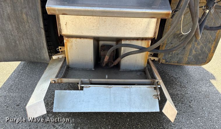 image for item FB0785 2006 Sterling Truck L7500 Series dump truck