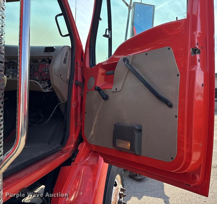 image for item FB0785 2006 Sterling Truck L7500 Series dump truck