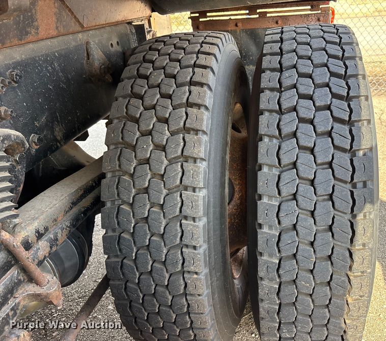 image for item FB0785 2006 Sterling Truck L7500 Series dump truck