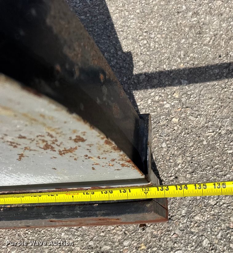 image for item FB0786 2006 Sterling dump truck