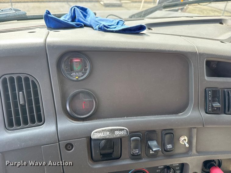 image for item FB0786 2006 Sterling dump truck