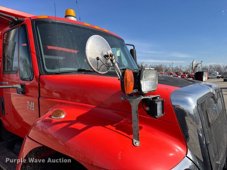 image for item FB0787 2007 International 7400 dump truck